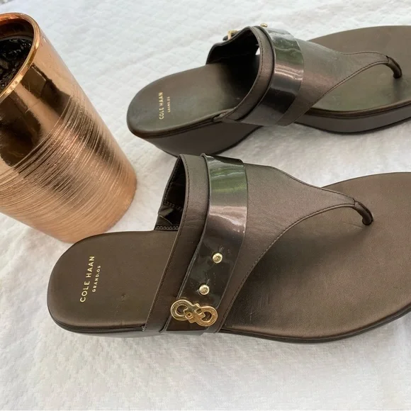 NWT COLE HAAN Brown Woman Thong Sandal size 8B - Picture 2 of 9